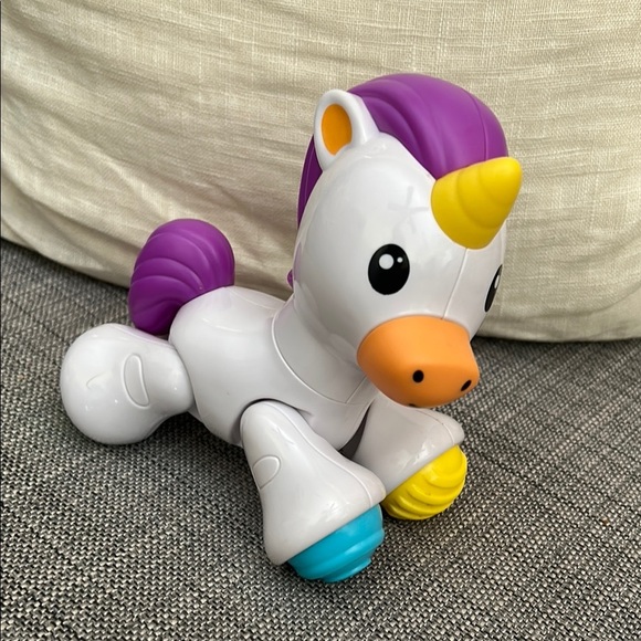 Fisher-Price Unicorn Clicker Pal Toy White Ages 6 to 36 Months - Picture 1 of 5